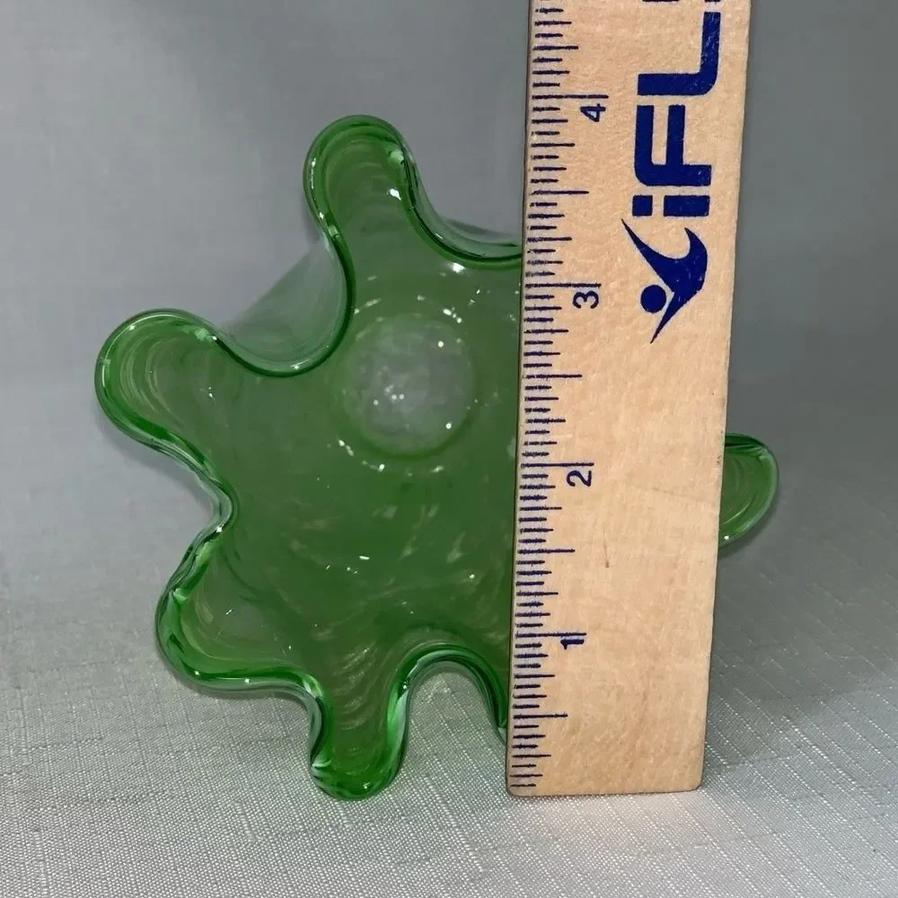 Vintage Fenton Glass Vase Swirl Art Green White Hand Blown Ruffled Handkerchief